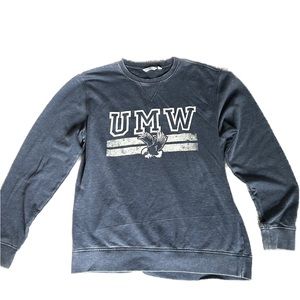 Fleece-Lined Women’s UMW Sweatshirt | size L